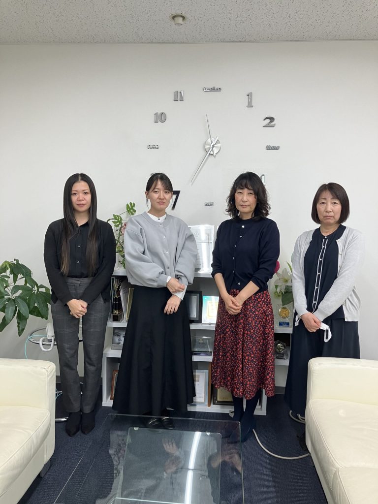 バックオフィスセクション